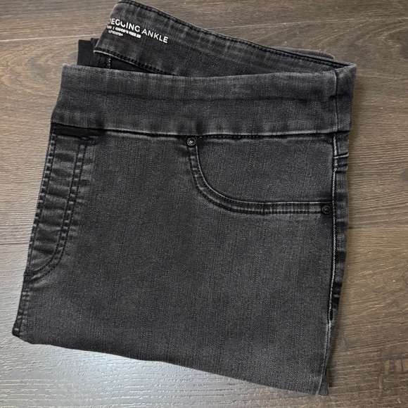 Chico’s Jeans 12 Pull‎ On Jegging Ankle 2R Skinny Gray High Waist Stretch - Picture 1 of 6